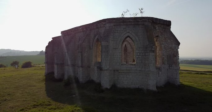 Vue en contre jour de la Chapelle Saint-Louis de Gu&eacute;my - Tournehem-sur-la-Hem, Pas-de-Calais, Hauts-de-France, France