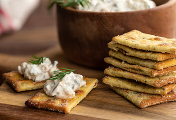 Creamy Jalapeno Dip With Crackers