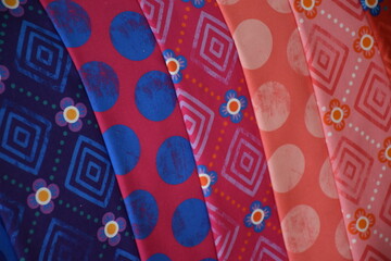 stoffe von lila bis pink