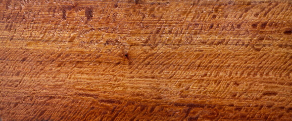 Nature Burma padauk wood has tiger stripe or curly stripe grain,