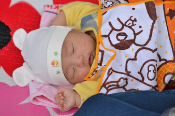 眠っている赤ちゃん