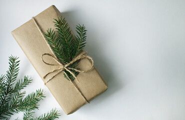 Fototapeta na wymiar eco-friendly Christmas gift box in natural packaging