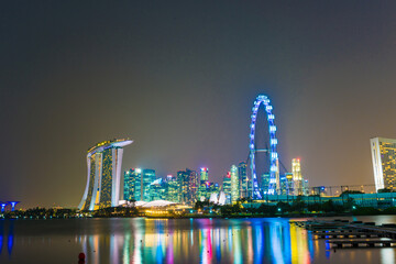 Fototapeta na wymiar View of Singapore downtown skyline with the Gardens by the Bay