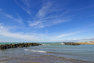 Matin lumineux d'automne le long des côtes italiennes