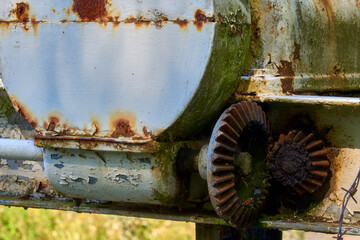 Old rusty gears in the lifting mechanism
