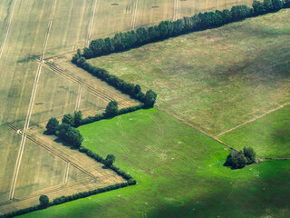 vue aérienne de champs à Abancourt dans l'Oise en France