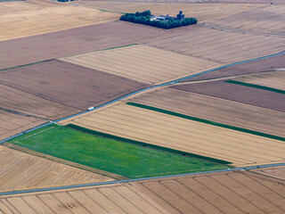vue aérienne de champs à Boutencourt dans l'Oise en France