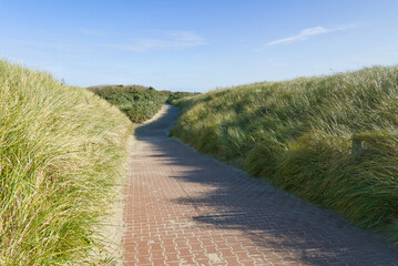 Weg auf Baltrum gleich hinter dem Deich