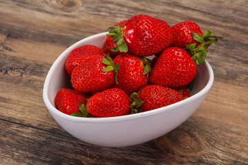 Sweet strawberry in the bowl