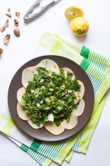 Apples, aragula and nuts salad