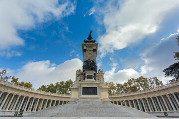 Fototapeta na wymiar Monument of Alfonso XII in the Retiro Park in Madrid