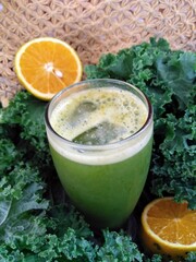 suco detox no copo
