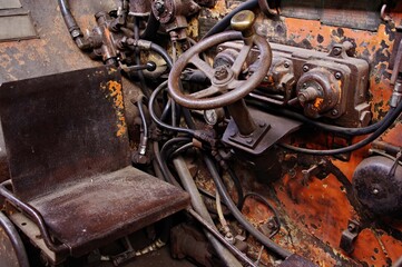 炭鉱施設　旧自走枠整備工場　運搬車操縦席