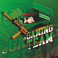 Maskot esport rebel gaming logo badge with man with gun on green