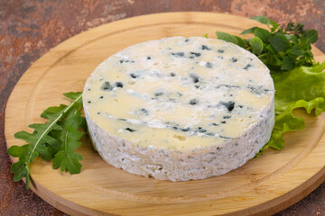 Round blue cheese