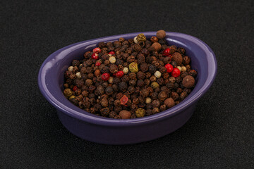 Peppercorn heap in the bowl