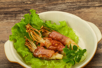 Roasted enoki mushrooms with bacon
