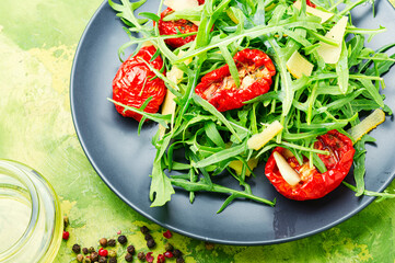 Green salad with sun dried tomato