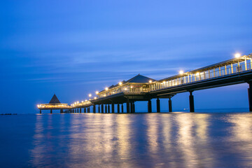 Seebrücke in Heringsdorf bei Nacht/
Heringsdorf at night