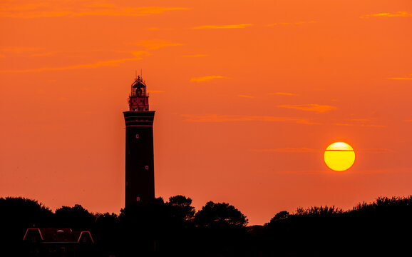 Sonnenuntergang &uuml;ber dem Leuchtturm