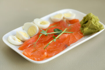 salmon with lemon