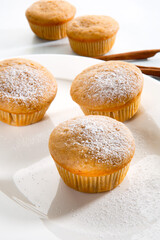 Gebäck, Kuchen, Zimt-Muffins