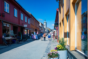 Fototapeta premium Walk in the streets of Røros, World Heritage city and old copper mining city
