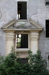 Fototapeta na wymiar Ausschnitt von einem verlassenem Gebäuden 