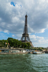 Fototapeta na wymiar Various views of the Eiffel tower