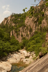 Fototapeta na wymiar Hiking and climbing in the stunning Seoraksan Mountain Range in South Korea, Asia