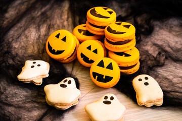 Macarons for halloween holiday party, Creative idea for Halloween treats, funny macaron cookies.