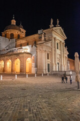 Obraz premium Panoramic view in the evening light of the central square of the city of Urbino, Italy.