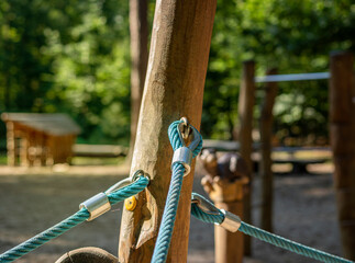 Kinderspielplatz im Wald