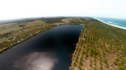 Imagem Aérea da Lagoa do Cassange na Península de Maraú, Bahia, Brasil
