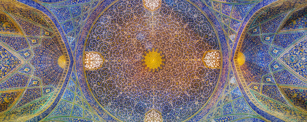 Madrasa-ye-Chahar Bagh, in Isfahan, Iran. - obrazy, fototapety, plakaty