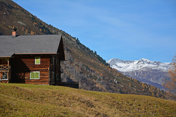 Fototapeta na wymiar Im Sertigtal, Blick talauswärts, Graubünden