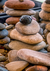 Fototapeta na wymiar arrangement of stacked stones for a zen feeling