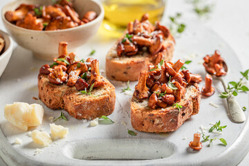 Enjoy your Toast made with mushrooms, parmesan cheese and thyme