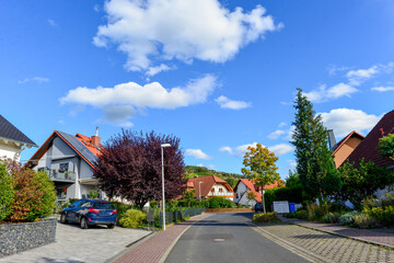 Obraz premium Neubausiedlung in Albstadt (Alzenau) im unterfränkischen Landkreis Aschaffenburg