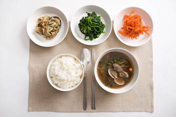 korean food, doenjangguk with shepherd's purse and boiled rice