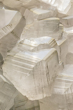 Iceland spar ( Iceland crystal)