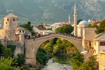 Deurstickers Stari Most Stari Most-brug bij zonsondergang in het oude centrum van Mostar, BIH