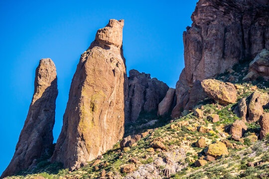 An overlooking view of Lost Dutchman SP, Arizona