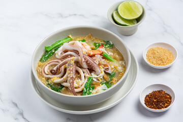 thai food;Wide Noodles in Gravy Seafood or Rad Na