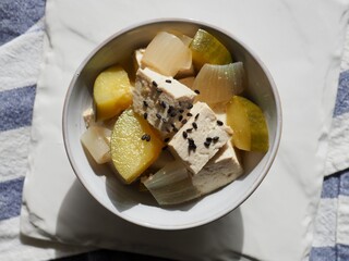 한국의 음식 두부와 호박과 채소찜 
