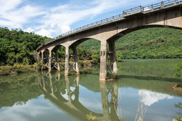 Fototapeta na wymiar bridge over the river in Brazil