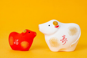 可愛い牛の置物