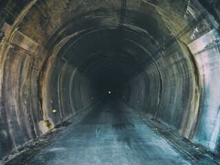 Creepy abandoned tunnel / とあるトンネル