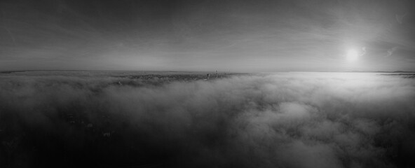 Mglisty poranek w Jastrzębiu Zdroju na Śląsku w Polsce z lotu ptaka © Franciszek