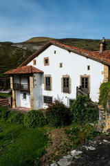 Fototapeta na wymiar Casona de Tudanca, caserio grande, en Tudanca, Cantabria